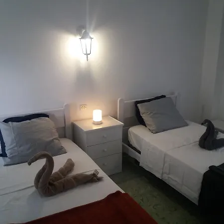 Casa De Huespedes La Marina Guest house