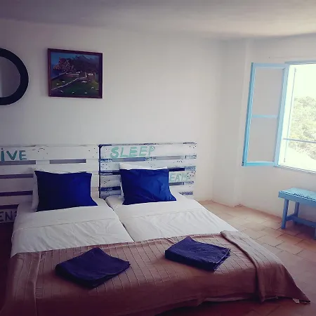 Casa De Huespedes La Marina *